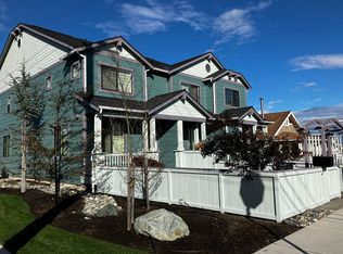 1220 19th St #1220, Anacortes, WA 98221