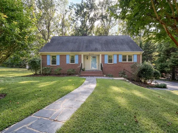 817 W High St, South Hill, VA 23970