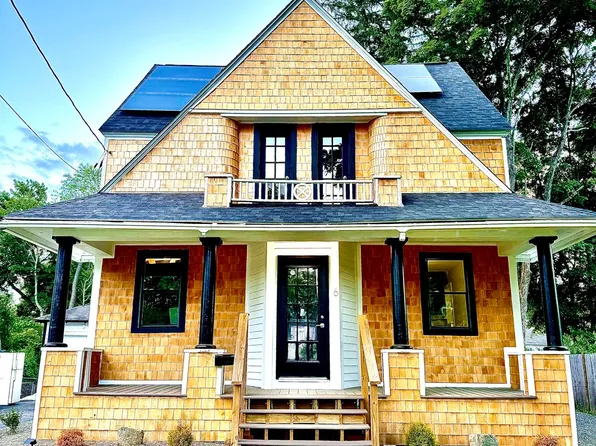 6 Wheelock St, Oxford, MA 01540