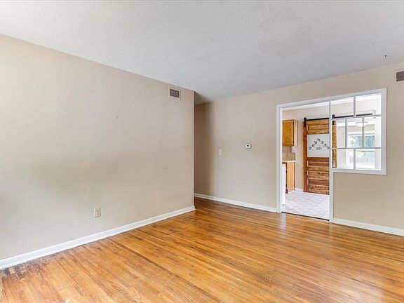 5th image of 215 S German Ave