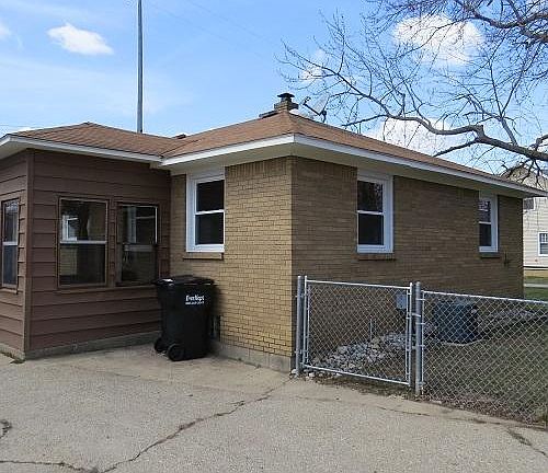 4th image of 1822 Delwood Ave SW