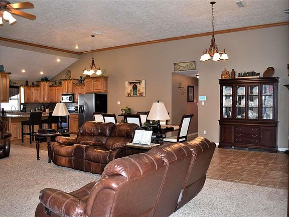 5th image of 1009 Chase Meadow Ln