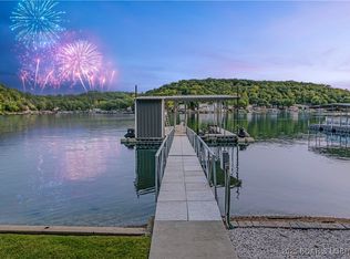 36 E Lakeview Acres Rd, Camdenton, MO 65020