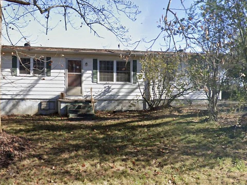 1st image of 208 East St NE