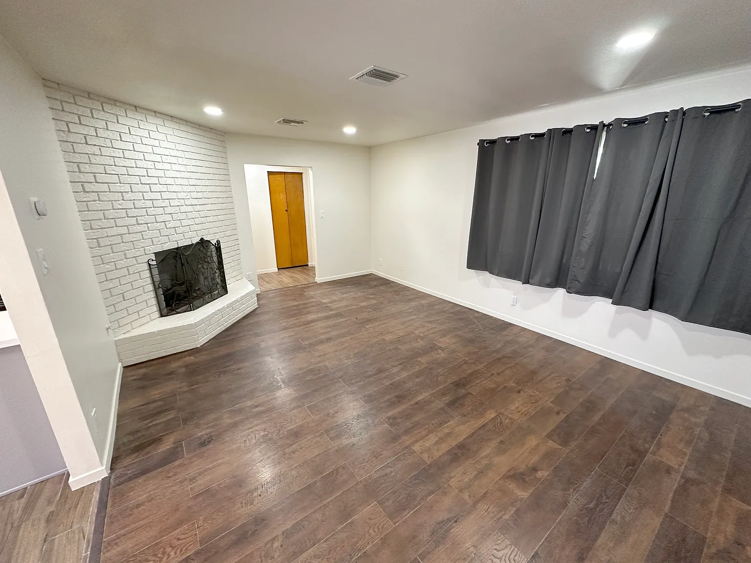 3 bed, 1152 sqft, $2,950 — Photo 3