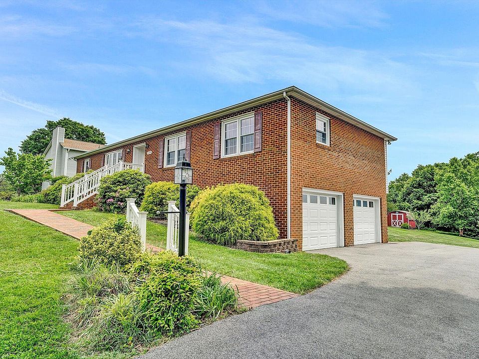 1st image of 5059 Jonathan Ln