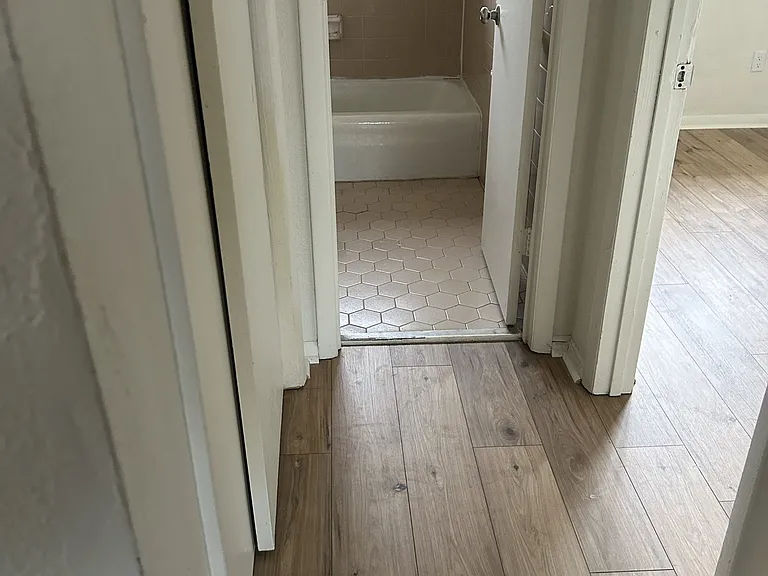903 Oakwood St — Photo 22