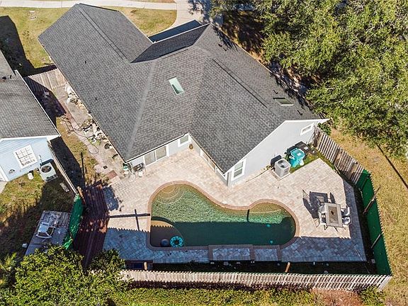3rd image of 6500 GROSVENOR LANE