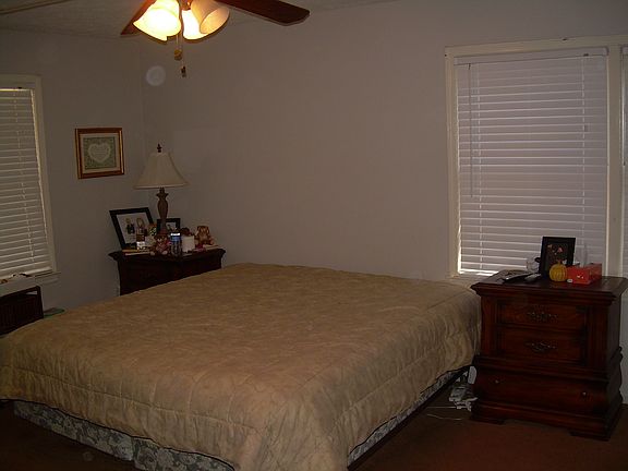 4th image of 407 Willowbrook Ct SE