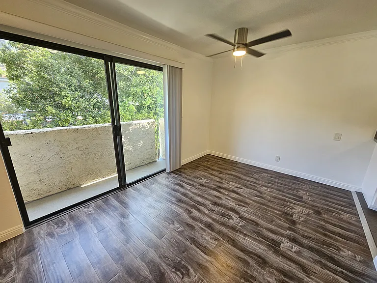 7523 Hollywood Blvd — Photo 7