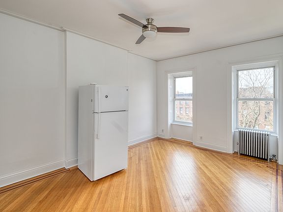 4th image of 275 Carroll St Floor 3