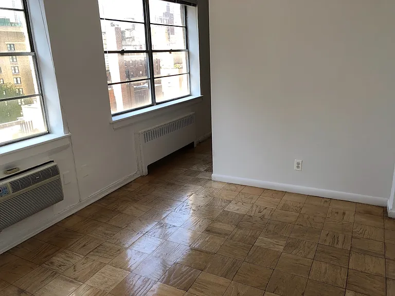 150 E 39th St #PHB — Photo 1