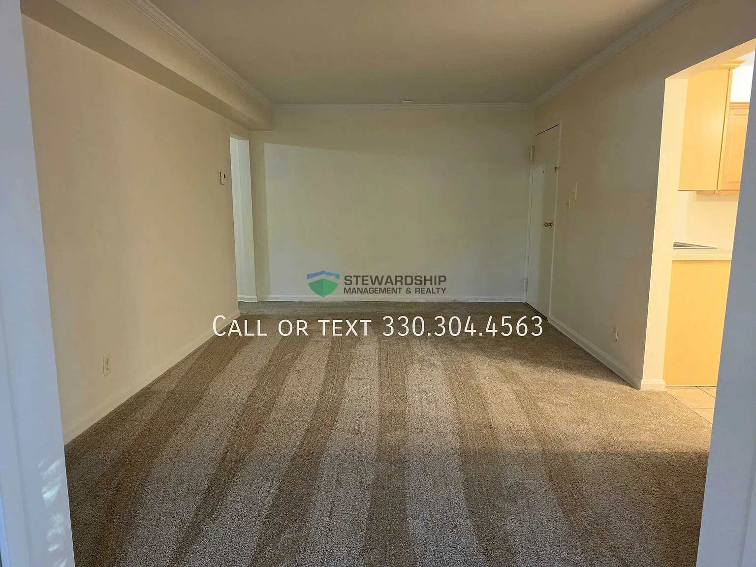 Two-Bedroom, One-Bathroom Apartment With Heated Sunroom In Alliance Available Now! — Photo 4