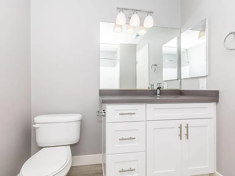 Club Pacifica Apartment Homes — Photo 34
