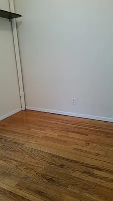 Rented by Chartwell Manhattan Realty | media 8