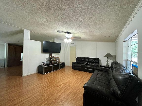 5th image of 10810 NW 8th Avenue