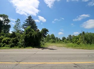 17080 Huron River Dr, New Boston, MI
