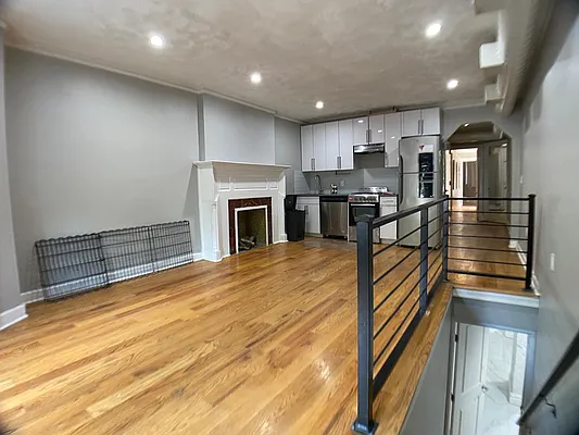 Rented by Cohen Group Real Estate INC | media 3