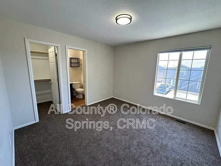 235 Ellers Grv — Photo 12