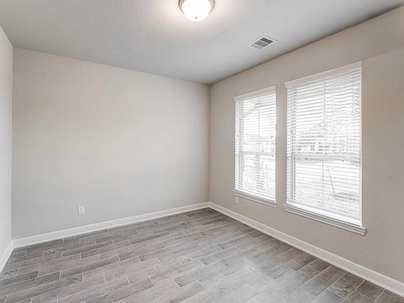 4th image of 4206 Grand Sunnyview Ln