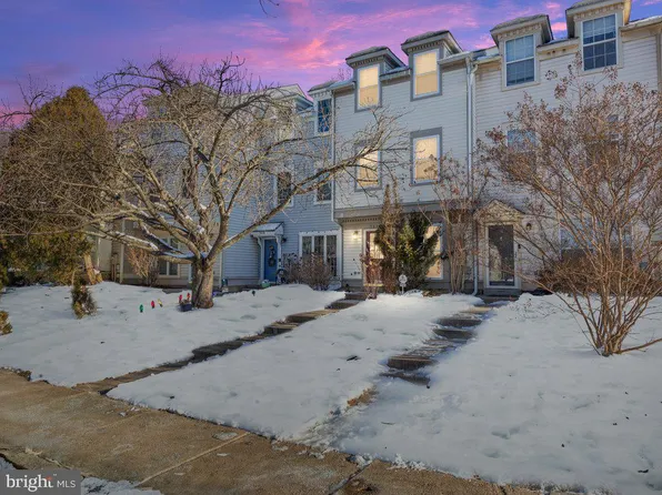 9654 Stirling Bridge Dr, Columbia, MD 21046