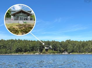397 Peters Dr, Shelburne, NS B0T 1W0