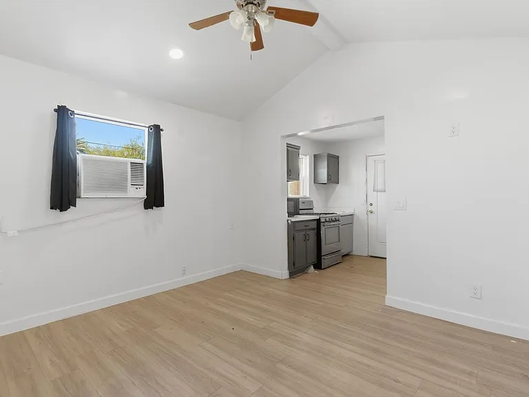 361 E Clarendon Ave — Photo 21