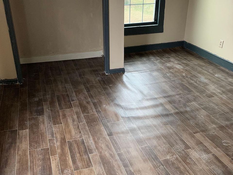 1st image of 215 N Logan St APT D1