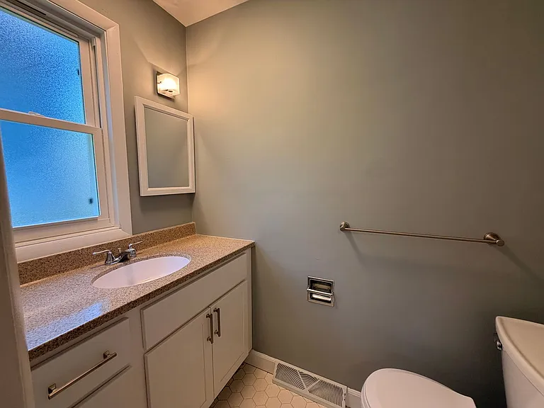 2538 Berwyck Rd SE — Photo 30