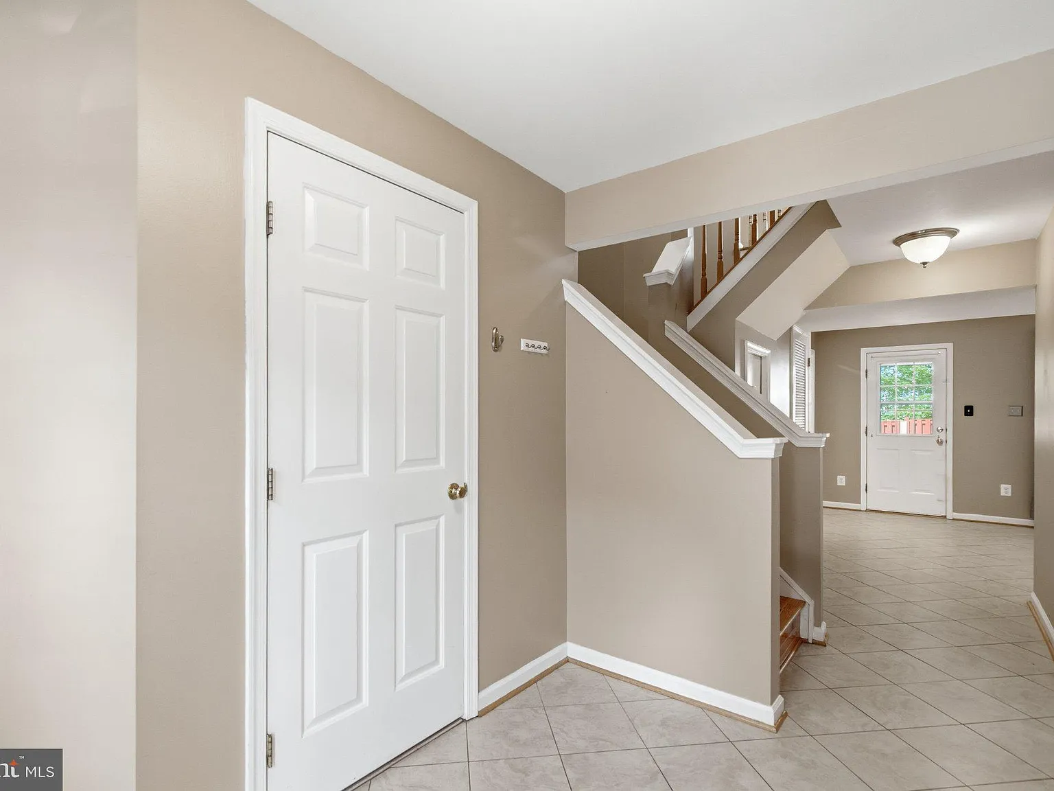 3 bed, 2.5 bath, 2128 sqft, $3,195 — Photo 3