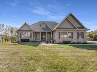 2614 Country Rdg, Muscatine, IA 52761