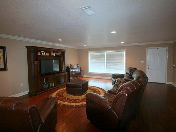 4th image of 2811 Barnie Ln