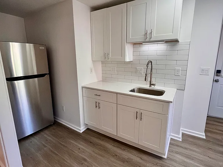 88 Chestnut St #2R — Photo 2