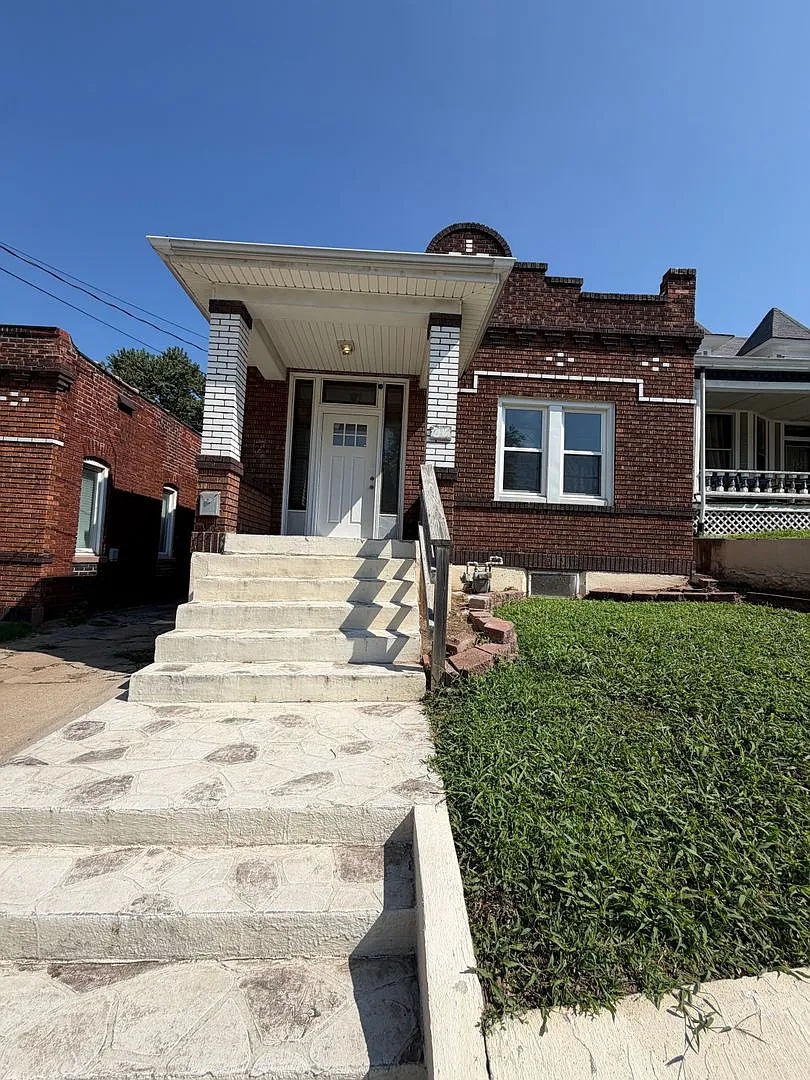For Rent: 414 East 9th Street, Alton, Il 62002 — Photo 1