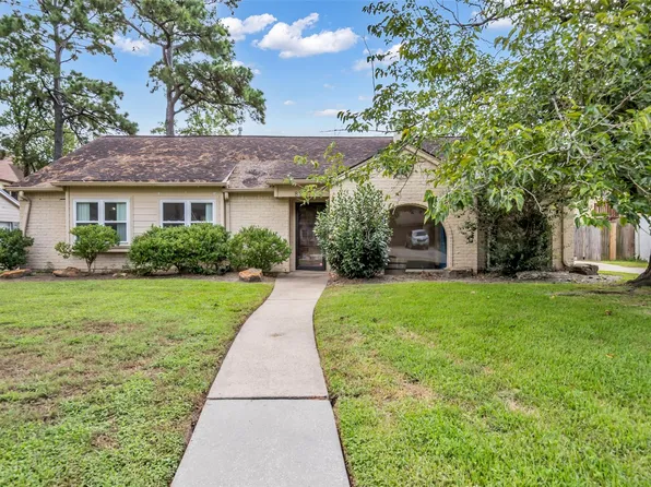 8227 Schaffer Ln, Houston, TX 77070