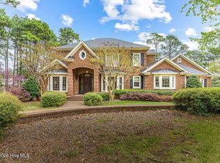 525 Lake Dornoch Dr, Pinehurst, NC 28374