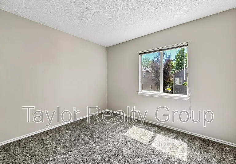8728 Starwood Ln — Photo 17