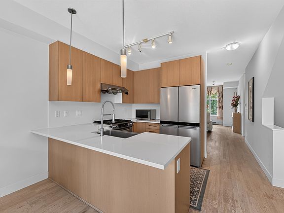 5th image of 8485 New Haven Close #805