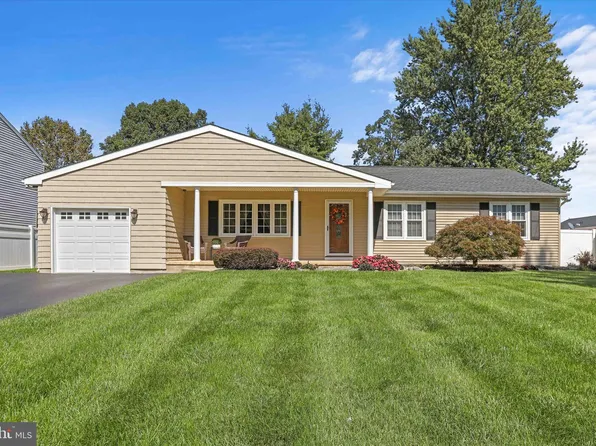 2014 Klockner Rd, Hamilton, NJ 08690