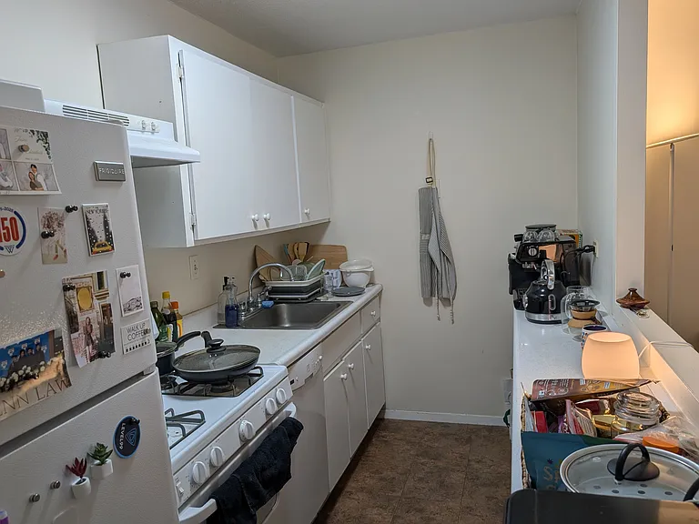 2 Hawthorne Pl #9G — Photo 6