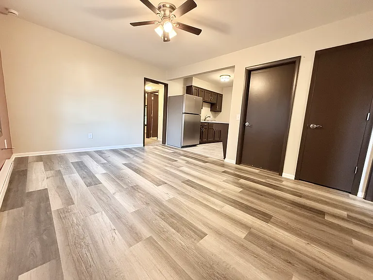 989 Main St #2 — Photo 4