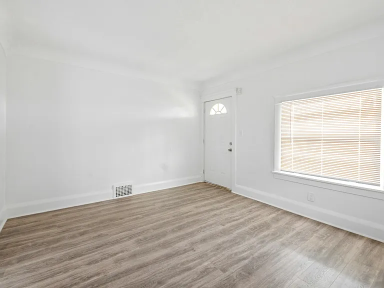 8002 Maryland Ave #A — Photo 11