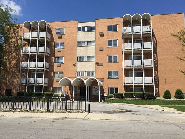 1st image of 8018 S Hoyne Ave APT 10