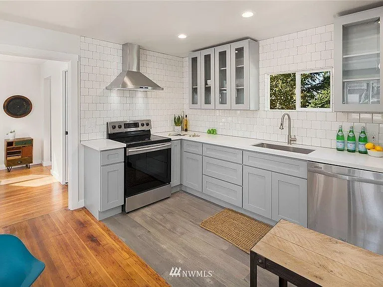 10613 28th Ave SW — Photo 3