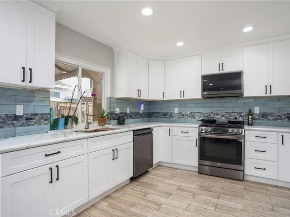 16 Walnut Dr, Aliso Viejo, CA 92656