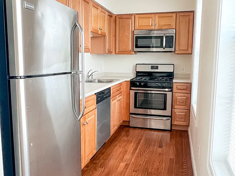 12 Trumbull St #14 — Photo 6