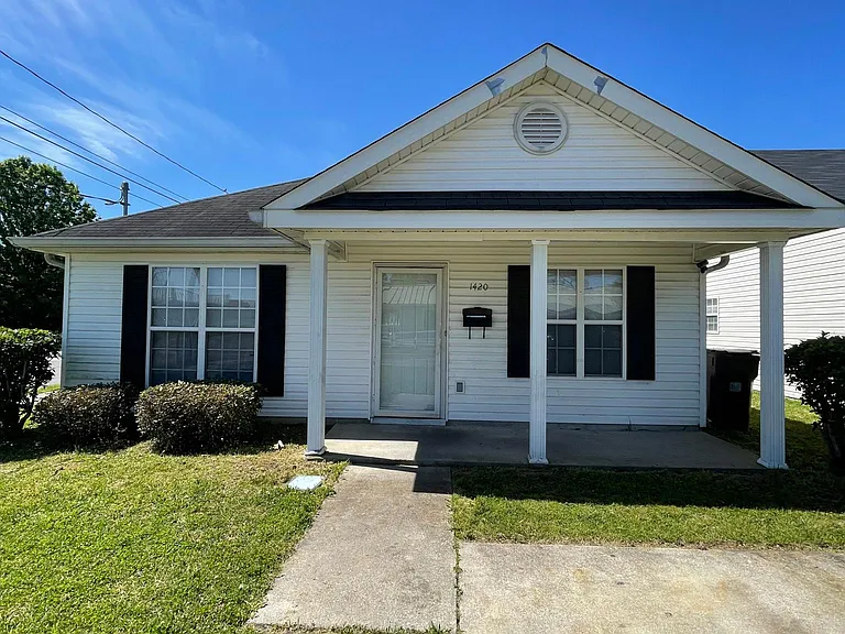 1420 Perry Ave — Photo 1
