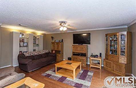 5th image of 9823 Kenbridge Dr