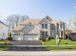 739 Hickory Ln, West Chicago, IL