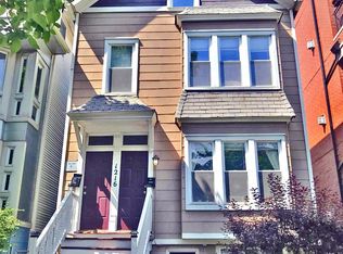 1216 W Barry Ave APT 2R, Chicago, IL 60657